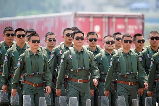 Mỹ trừng phạt các cơ sở huấn luyện phi công quân sự Trung Quốc
