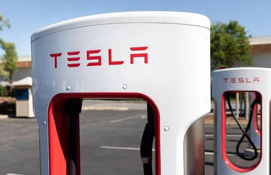 Công nghệ sạc của Tesla liệu có trở thành tiêu chuẩn sạc xe điện tại Mỹ?