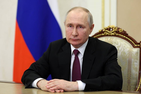 Tổng thống Putin thừa nhận Nga đang thiếu hụt vũ khí và UAV