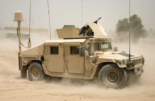 Xe thiết giáp Humvee sẽ được trang bị công nghệ tự lái