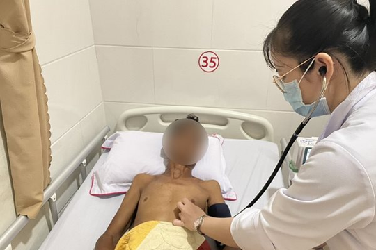 Bị đau thượng vị, người đàn ông Campuchia bị vỡ động mạch chủ khổng lồ