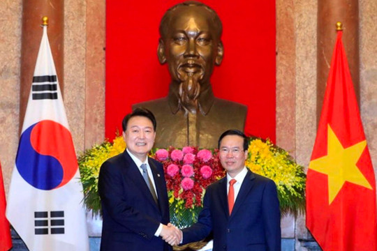 Tổng thống Hàn Quốc kết thúc chuyến thăm cấp Nhà nước tới Việt Nam
