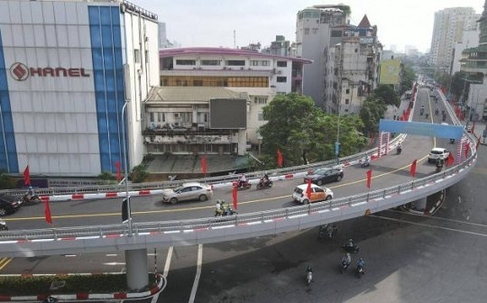 Sau 1 năm chậm tiến độ, Hà Nội thông xe cầu vượt chữ C 