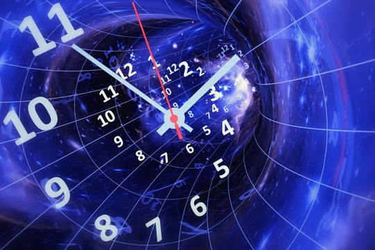 Vì sao nhìn lại quá khứ của vũ trụ, thấy thời gian ngày càng chậm hơn?