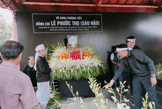 Nguyên Trưởng ban Tổ chức Trung ương Lê Phước Thọ được an táng tại quê nhà Cà Mau