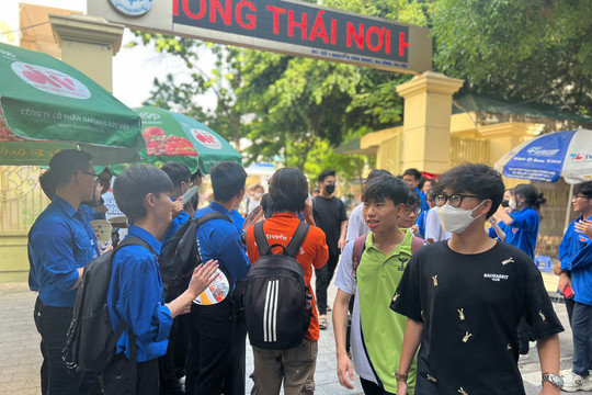 31 trường công lập tại Hà Nội hạ điểm chuẩn vào lớp 10 năm học 2023-2024