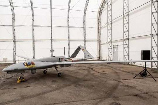 Ukraine bắt đầu xây nhà máy sản xuất UAV Bayraktar TB2