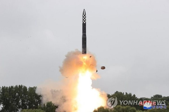 Triều Tiên phóng thử ICBM nhiên liệu rắn mới