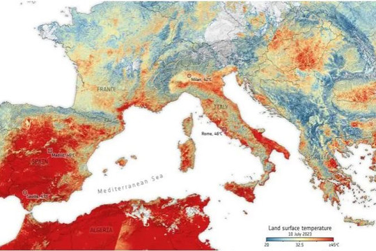 Hình chụp vệ tinh cho thấy châu Âu đang chìm trong đợt nắng nóng khốc liệt 