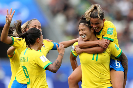 Brazil đổi giờ làm để người hâm mộ theo dõi World Cup nữ
