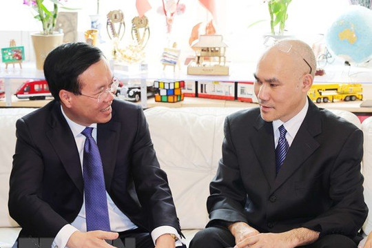 Chủ tịch nước thăm nhà khoa học vật lý lượng tử người Việt tại Áo