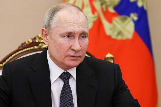 Tổng thống Putin ký đạo luật tăng tuổi nhập ngũ