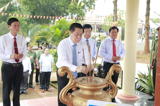 Trưởng ban Tuyên giáo Trung ương dự Ngày hội Toàn dân bảo vệ ANTQ ở tỉnh Bình Phước