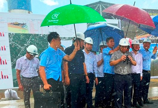 Thủ tướng Phạm Minh Chính khảo sát tình hình sạt lở tại 4 tỉnh Miền Tây