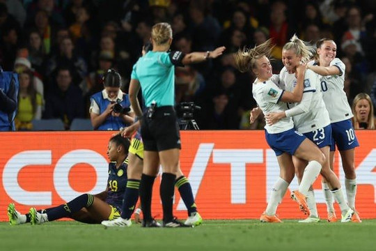Lội ngược dòng trước Colombia, tuyển Anh vào bán kết World Cup nữ