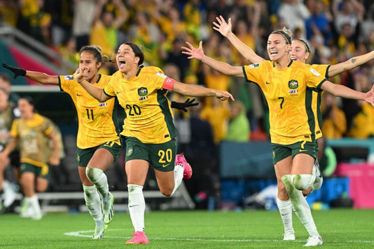 Chủ nhà Úc lần đầu vào bán kết World Cup nữ sau 10 lượt đá luân lưu
