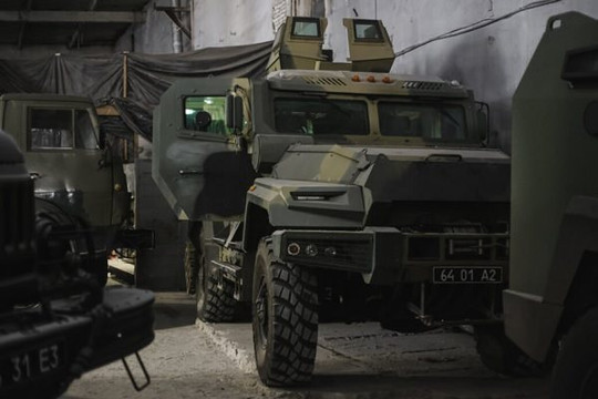 Ukraine biến xe bọc thép Nga thành phương tiện chỉ huy di động