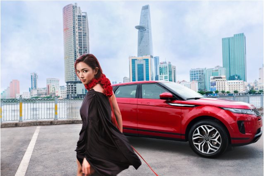 Bộ ảnh cá tính của fashionista Châu Bùi bên cạnh xe Range Rover Evoque 