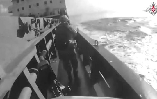 Nga tung đoạn phim kiểm tra tàu hàng trên Biển Đen