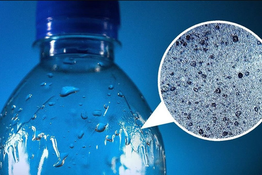 Chai nước nhựa càng để lâu càng gây nguy hiểm cho não