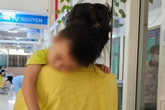 Bệnh viện Mắt Hà Nội 2 lên tiếng về việc bé 2 tuổi bị hoại tử mắt