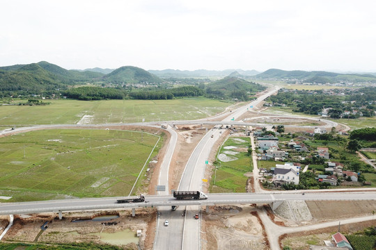 Gấp rút hoàn thành cao tốc Nghi Sơn – Diễn Châu để thông xe vào ngày 2.9