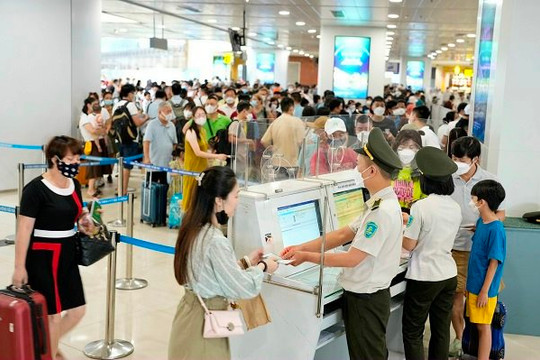 Sân bay Tân Sơn Nhất dự kiến đón 130.000 khách ngày cao điểm dịp lễ 2.9