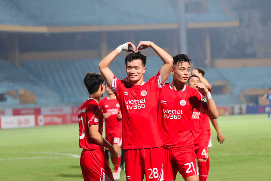 Nguyễn Hoàng Đức giành giải cầu thủ xuất sắc nhất V-League 2023