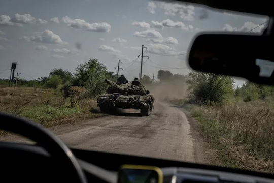 Ukraine tiến sâu hơn vào khu vực bị Nga chiếm đóng, phòng thủ