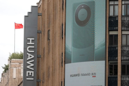 Huawei Mate 60 Pro 'cháy hàng' ở Trung Quốc khi có đột phá về chip và cơn sốt yêu nước