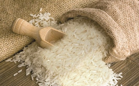 Giá gạo xuất khẩu của Việt Nam 'quay đầu' giảm
