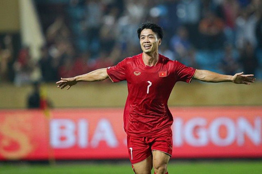 Công Phượng ghi bàn trở lại, Việt Nam thắng Palestine 2-0