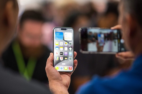 Apple trì hoãn bán iPhone 15 Pro và Pro Max ở Trung Quốc vài tuần