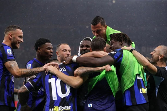 Thắng trận derby della Madonnina lần thứ 5 liên tiếp, Inter Milan giữ vững ngôi đầu