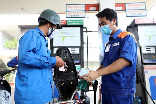 'Hỏa tốc' yêu cầu xử phạt việc bán xăng dầu không xuất hóa đơn điện tử