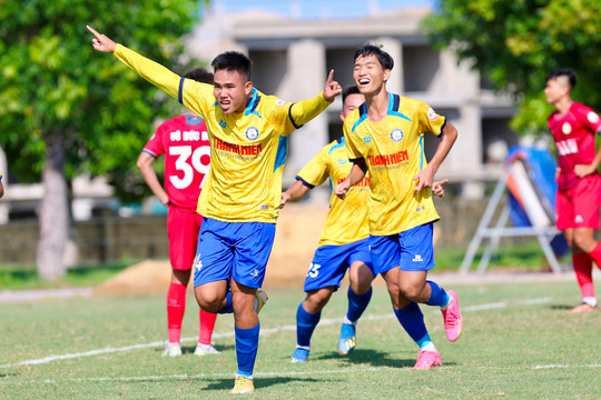 U.21 Khánh Hòa và U.21 TP.HCM chia tay giải bằng một trận cầu đẹp mắt