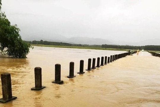 Thủ tướng chỉ đạo khẩn trước tình trạng mưa lũ, sạt lở nghiêm trọng