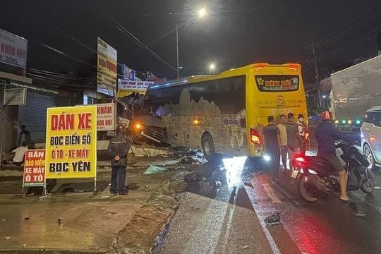 Tạm giữ tài xế xe giường nằm trong vụ tai nạn làm 4 người tử vong ở Đồng Nai