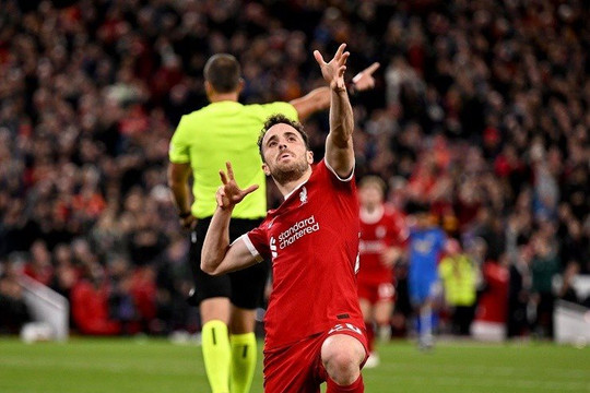 Europa League: Liverpool vững bước, West Ham phá kỷ lục bóng đá Anh