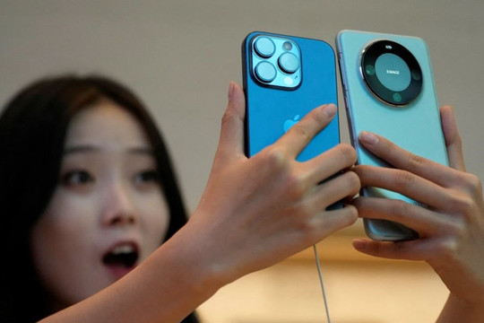 Thị trường smartphone Trung Quốc suy thoái kéo dài 8 tháng, đặt hy vọng vào Huawei