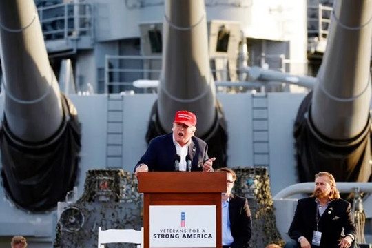 Ông Trump từng tiết lộ bí mật tàu ngầm hạt nhân Mỹ với doanh nhân Úc
