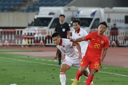 Bỏ lỡ nhiều cơ hội, đội tuyển Việt Nam không thể vượt qua Trung Quốc