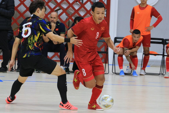 Thắng đậm Hàn Quốc, tuyển futsal Việt Nam giành ngôi đầu vòng loại châu Á