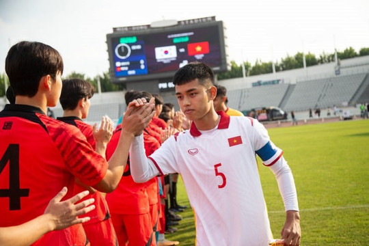 Các cầu thủ trẻ Việt Nam có tiến bộ trong trận cuối gặp U.18 Hàn Quốc