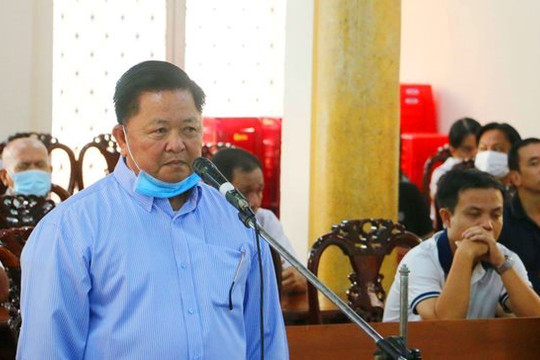 Vụ cấp sai hơn 5.000 bảng số xe ô tô: Cựu Trưởng phòng CSGT tỉnh An Giang lãnh 2 năm tù