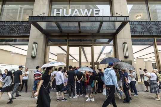 Thị trường smartphone Trung Quốc hồi sinh ở kỳ nghỉ ‘tuần lễ vàng’ nhờ Huawei và Apple
