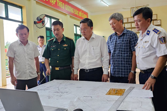 Quảng Nam lập Sở chỉ huy tìm kiếm 15 ngư dân mất tích