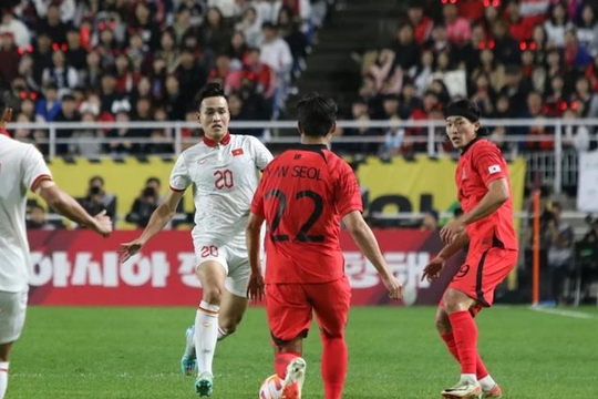 Hàn Quốc dùng đội hình mạnh, tuyển Việt Nam thua đậm