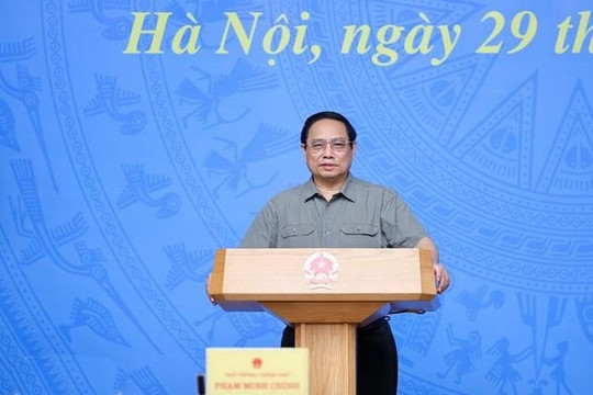 Thủ tướng khẳng định Việt Nam 'đi sau nhưng về trước' trong chống dịch COVID-19