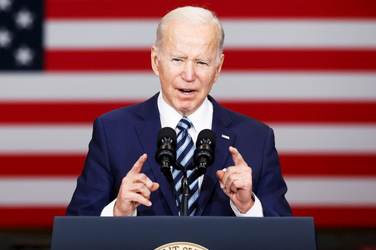 Ông Biden dọa phủ quyết dự luật viện trợ chỉ dành cho Israel mà không có Ukraine